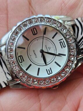 Louis Arden Wristwatch Crystals Accent Bezel Analog Quartz Wrist Watch